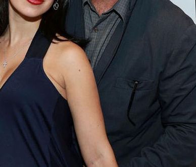 Χαμός με την έγκυο σύζυγο του σταρ. Ποζάρει στη ντουζιέρα της, χωρίς εσώρουχο (pic)