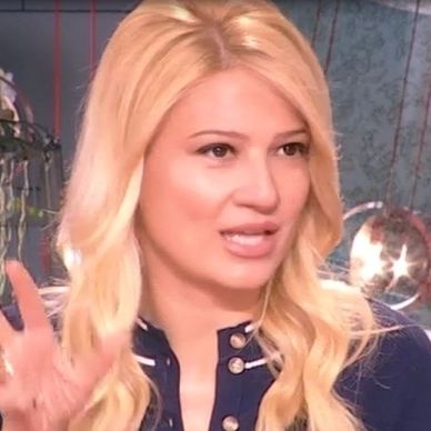 Η Σκορδά αποκάλυψε τι κάνει όταν αντιλαμβάνεται ότι παπαράτσι την φωτογραφίζουν