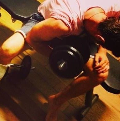 Τον «λιώνει» στη γυμναστική και με σπασμένο πόδι