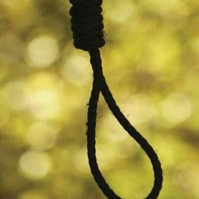 Κρέμασαν αλλοδαπό στην Πλατεία Κλαυθμώνος