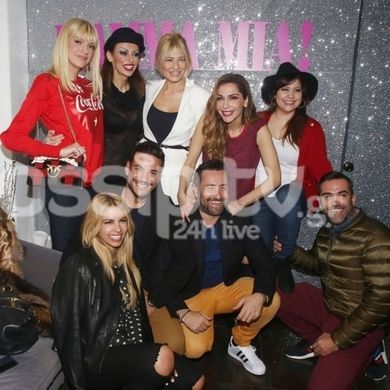 Φαίη Σκορδά: Με τους συνεργάτες της στο Mamma Mia