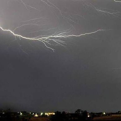 Καιρός ΤΩΡΑ: Έκτακτο δελτίο της ΕΜΥ - Πού θα «χτυπήσει» η κακοκαιρία