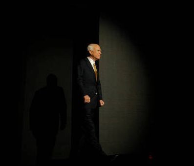 Τζον Μακέιν: Η ζωή και το τέλος του γερουσιαστή