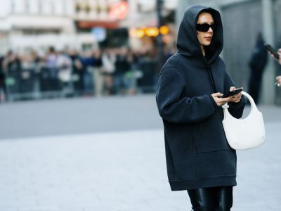 Knitted hoodies: Τα πιο chic φούτερ για τον χειμώνα που μπορείς να φορέσεις και βράδυ