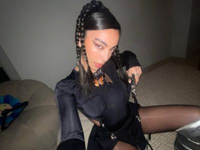 Medusa ponytail: Το super hot χτένισμα που μπορείς να κάνεις σε όλα τα festive party