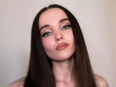 Σκιές με glitter: Δες πώς με ένα μόνο προϊόν μπορείς να πετύχεις το απόλυτο festive makeup look