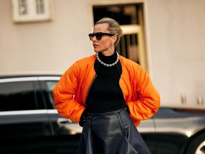 8 puffer jackets για stylish βόλτες το Σαββατοκύριακο
