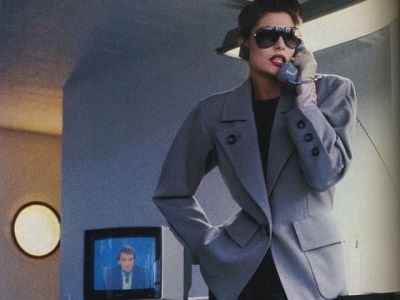 Η επιστροφή του Power Suits των ’80s: H μόδα συναντά και πάλι την αυτοπεποίηθηση