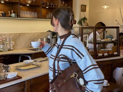 To αναπάντεχο color combo του 2026: Ο πιο fashion συνδυασμός baby blue + καφέ