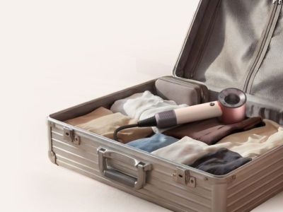 Με αυτά τα 2 gadgets της Dyson δεν θα σε νοιάζει τίποτα στις διακοπές