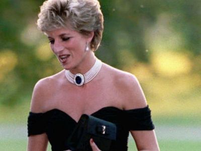 Το «revenge dress» της πριγκίπισσας Diana βγαίνει σε δημοπρασία - Τι είπε στην τότε στυλίστρια της