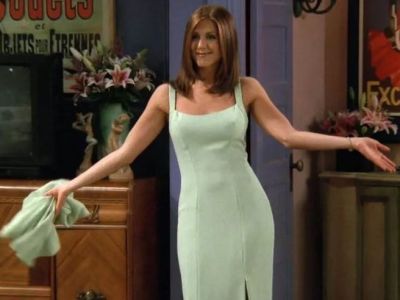30 χρόνια μετά «Τα φιλαράκια», το στυλ της Rachel Green παραμένει πιο επίκαιρο από ποτέ