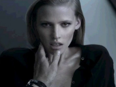 Το διαφημιστικό της καμπάνιας του Calvin Klein