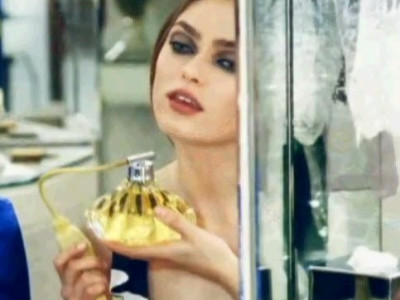 Το νέο βίντεο της Miu Miu μυρίζει πούδρα.