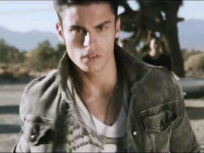 Από μοντέλο του Karl Lagerfeld τραγουδιστής