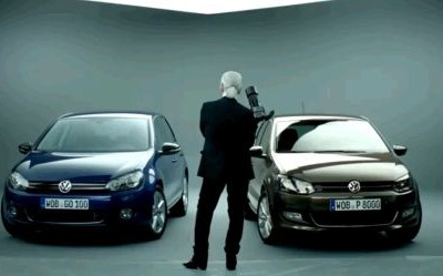 O monsieur Chanel ξέρει και από αυτοκίνητα