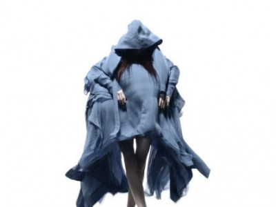 O avant-garde σχεδιαστής Gareth Pugh σε ένα ιδιαίτερο fashion show