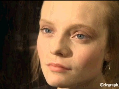 Μπείτε στα παρασκήνια ενός από τα μεγαλύτερα fashion shows