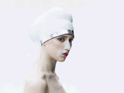 Ζυγός: η πρώτη στάση ενός υπεργαλαξιακού ταξιδιού μόδας