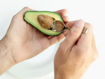 Πώς να καθαρίζετε αβοκάντο