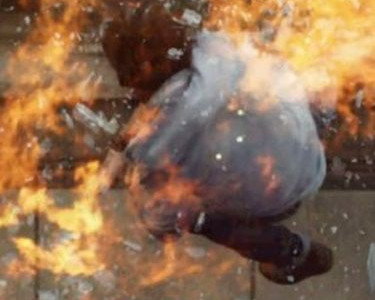 Φωτιές και μελανιές στη διαφημιστική καμπάνια της Wrangler