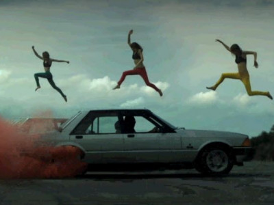 H Ksubi φωνάζει: χρώμα στα jeans