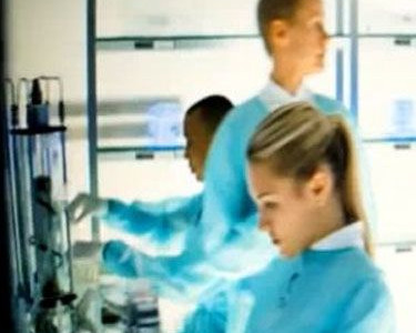 Το Vax’Ιn του Givenchy σταματάει το χρόνο