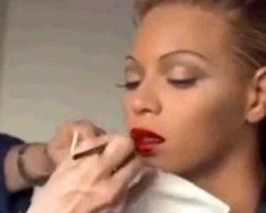 Beyoncé Knowles αλά Marlene Dietrich