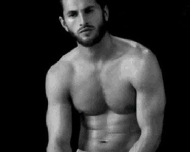 Εβδομάδα μόδας Μιλάνου: Οι πρωταγωνιστές ημίγυμνοι