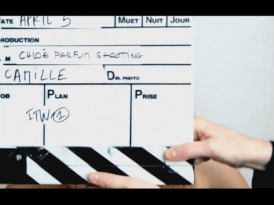 Chloé: Διπλό συμβόλαιο, πρώτο επεισόδιο