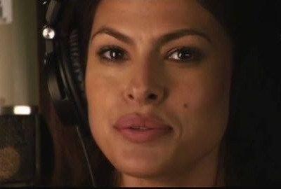 H Eva Mendes τραγουδάει για τον Mugler
