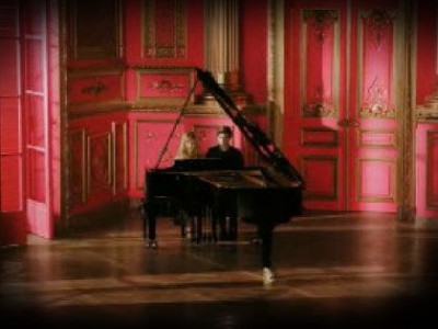 Ένας «γλυκός»  χορός με τη Léa Seydoux