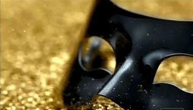 Χρωματικοί στροβιλισμοί σε χριστουγεννιάτικη ατμόσφαιρα