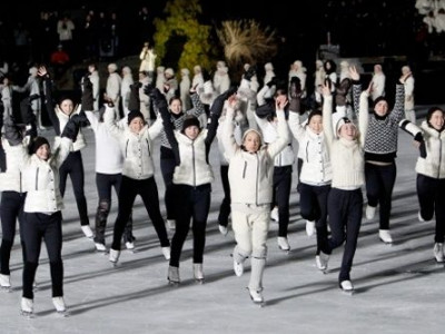 Χορεύοντας στον πάγο με τη Μoncler
