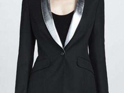 Αναβαθμίστε το παλιό μπλέιζερ σας με μεταλλικές λεπτομέρειες