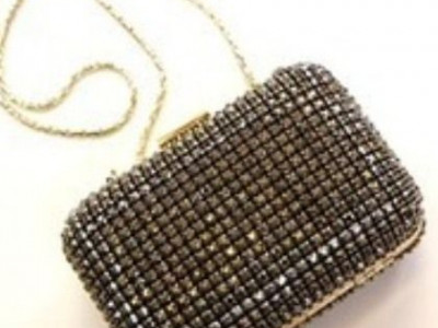 Έξι clutches για βραδινές εμφανίσεις που δεν θα θέλετε να αποχωριστείτε