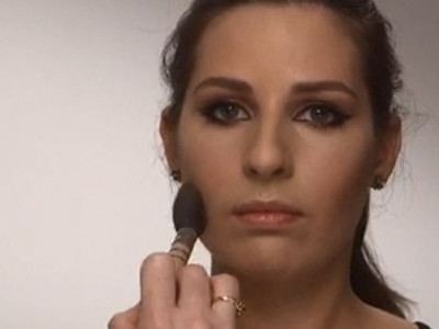 Πώς θα αποκτήστε τέλεια ζυγωματικά (χωρίς ραντεβού στον ειδικό)