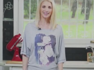 Ο έρωτας περνάει από το στομάχι: Η Νίκη Κάρτσωνα σας αποκαλύπτει τις τροφές που θα βάλουν φωτιά στην ερωτική σας ζωή