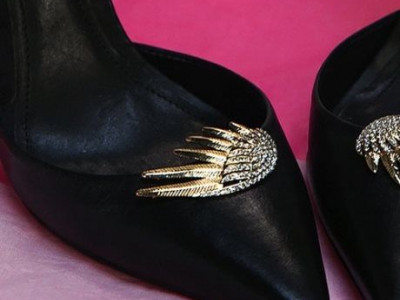 Ένα πολύ στυλάτο, γιορτινό DIΥ:  Clips για τα παπούτσια