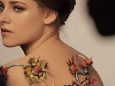 Video: Δείτε την Kristen Stewart topless να ετοιμάζεται για την καμπάνια Balenciaga