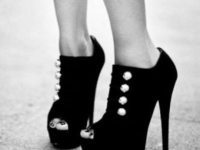 Πώς να φορέσετε ψηλοτάκουνα και να μην ταλαιπωρήσετε καθόλου τα πόδια σας