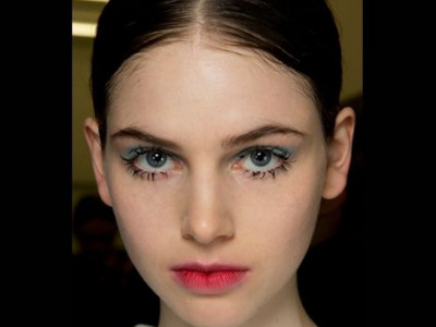 Backstage στο show της Miuccia Prada