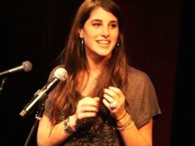 Εδώ ~ Παυλίνα Βουλγαράκη