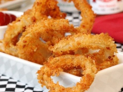 To τέλειο μυστικό για να σας βγουν τα onion rings απίστευτα τραγανά