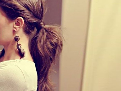 Twist Ponytail: Το χτένισμα που μπορείς να κάνεις αυτό το Σαββατοκύριακο!