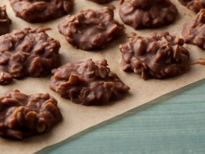 Συνταγή για λαχταριστά σοκολατένια μπισκότα χωρίς… ψήσιμο