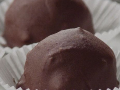 Συνταγή για το πιο εύκολο σοκολατένιο γλυκό (χωρίς ψήσιμο)