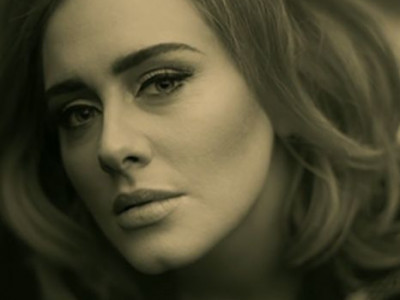 Αυτή η κοπέλα αντιγράφει το μακιγιάζ της Adele και η ομοιότητα είναι τρομακτική!