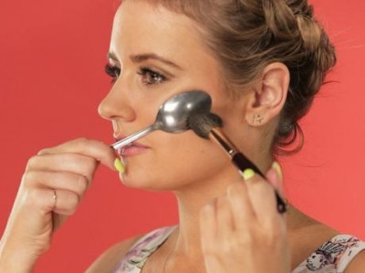 8 beauty tricks που μπορείς να κάνεις με ένα κουτάλι!
