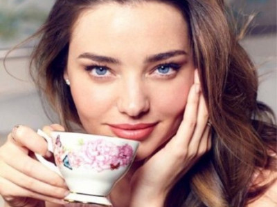 Τσάι: Πώς μπορεί να ανακουφίσει το ερεθισμένο από τον ήλιο δέρμα & άλλες 11 χρήσεις του